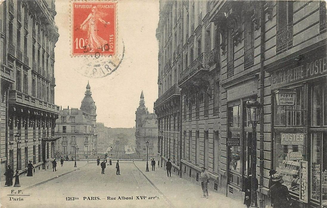 La rue de l'Alboni en 1900 - via @parisancien